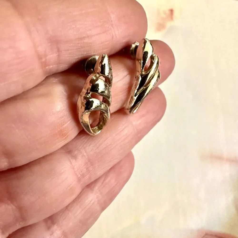 Silver tone post earrings - Picture 6 of 7